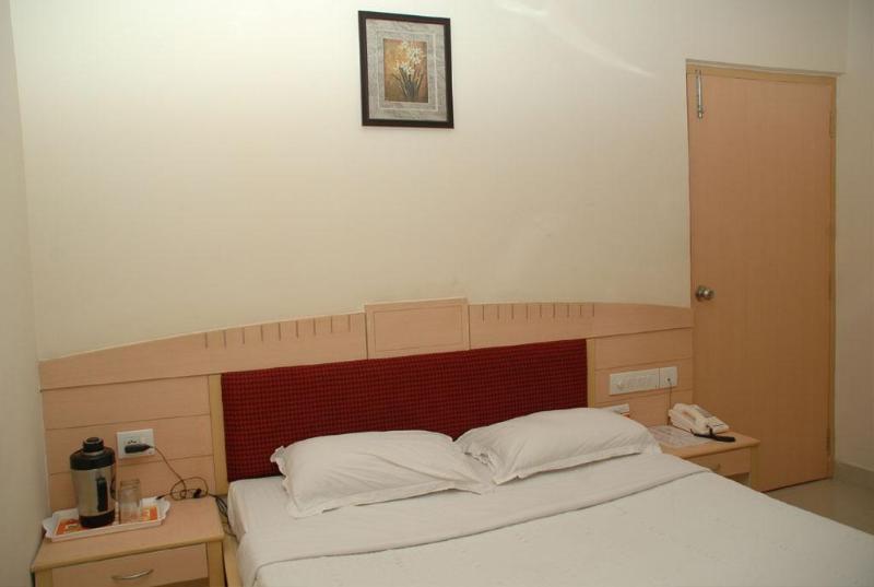 Hotel Padmini Residency 하이데라바드 외부 사진
